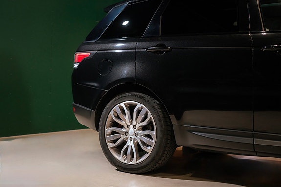 Land Rover Range Rover Sport 8 of 28