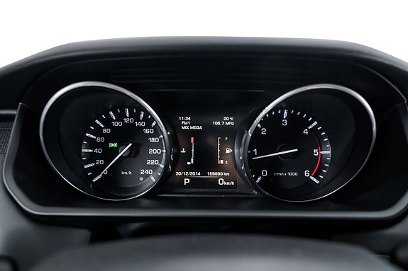 Land Rover Range Rover Sport 15 of 28