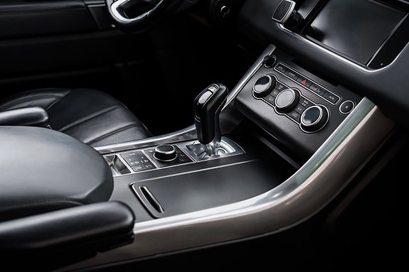 Land Rover Range Rover Sport 25 of 28