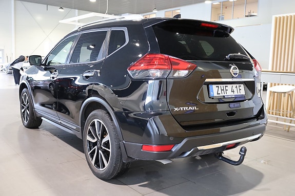 Nissan X-Trail 3 of 5