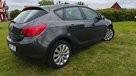 Opel Astra 2 of 5