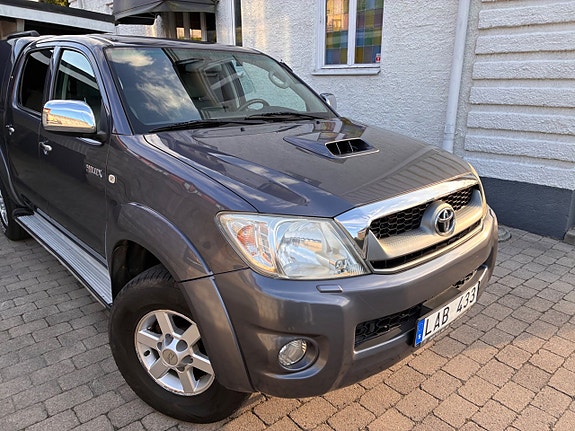 Toyota HiLux 4 of 30