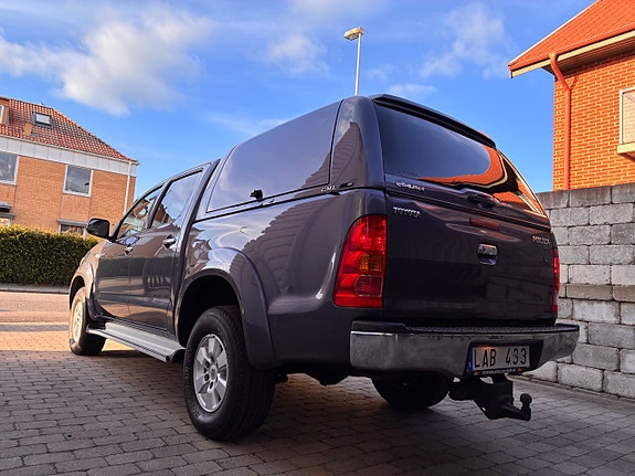 Toyota HiLux 9 of 30