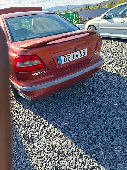 Volvo S40 2 of 2