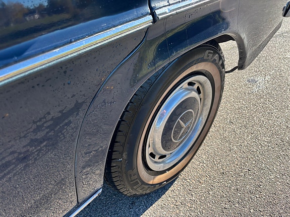 Mercedes-Benz 220 D 5 of 5