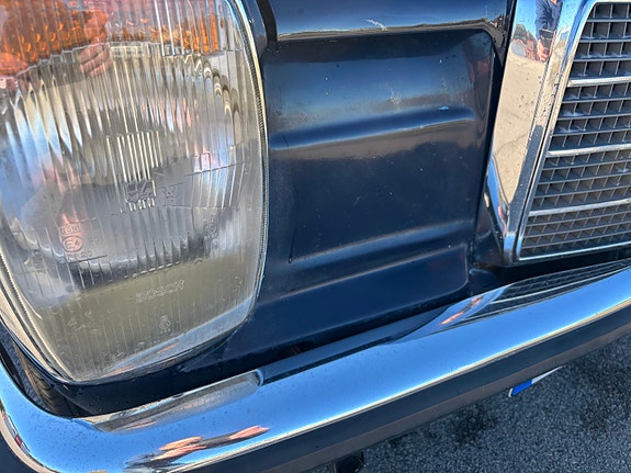 Mercedes-Benz 220 D 4 of 5