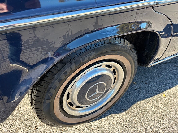 Mercedes-Benz 220 D 7 of 14