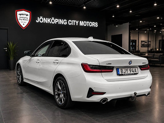 BMW 330e 3 of 5