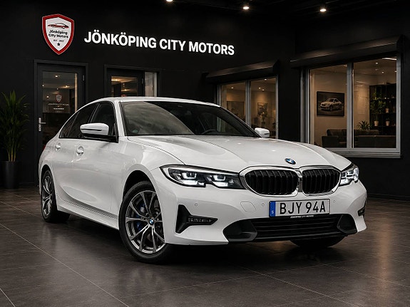 BMW 330e 2 of 5