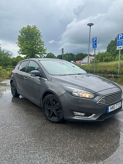 Ford Focus 2 of 5