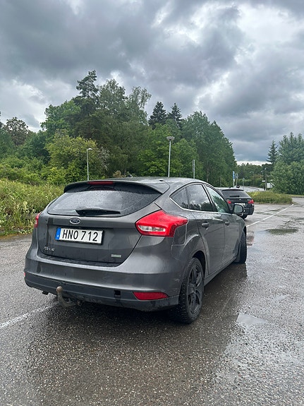 Ford Focus 3 of 5