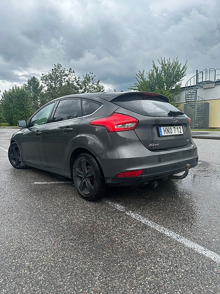 Ford Focus 5 of 5