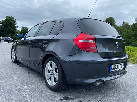 BMW 118d 4 of 5