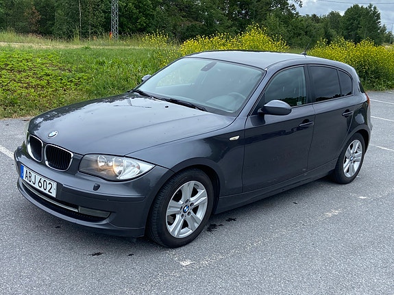 BMW 118d 2 of 5