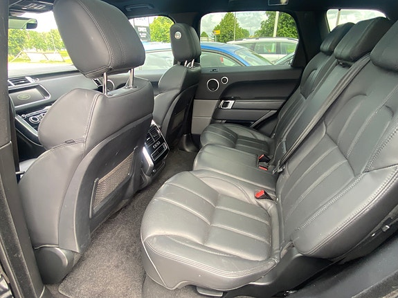 Land Rover Range Rover Sport 8 of 11