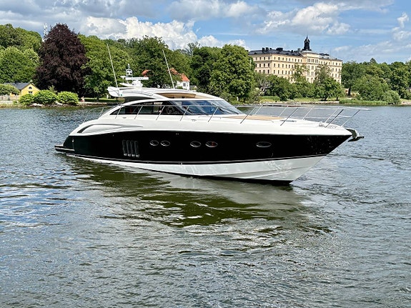Princess V62 -2010 2 of 5