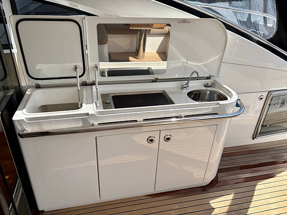 Princess V62 -2010 6 of 12