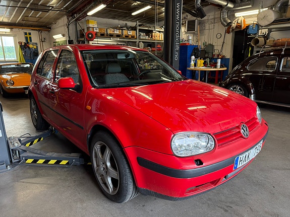 Volkswagen Golf IV 2 of 5