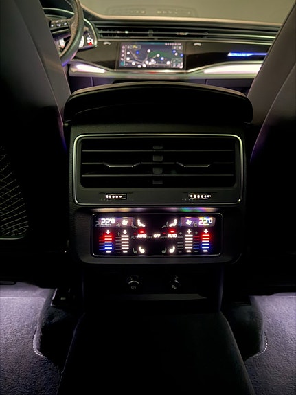 Audi Q8 12 of 21
