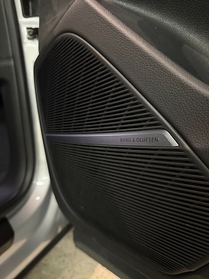 Audi Q8 20 of 21