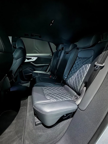 Audi Q8 11 of 21
