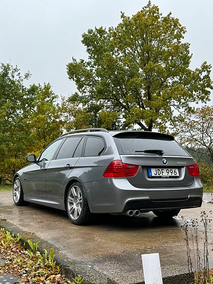 BMW 330d 4 of 7