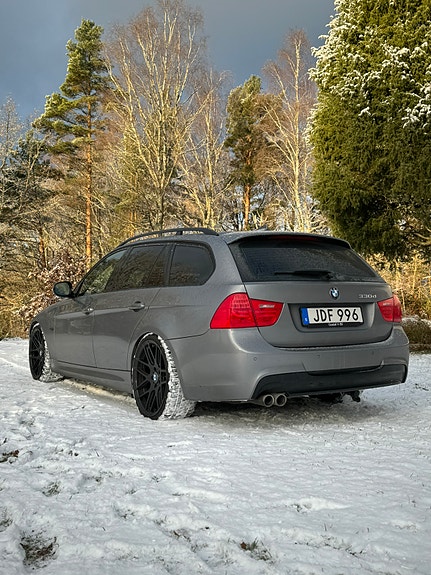 BMW 330d 5 of 7