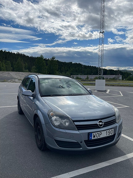 Opel Astra 2 of 5