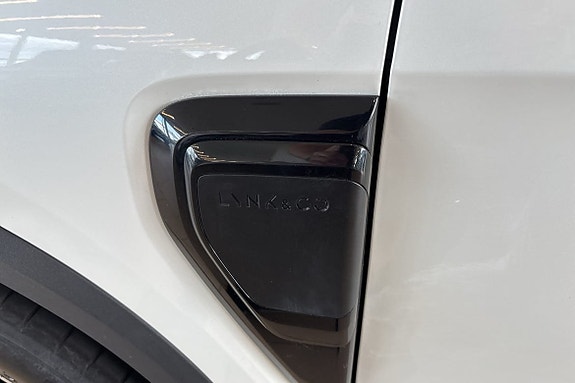 Lynk & Co 01 13 of 25