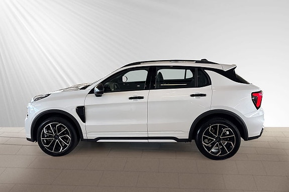 Lynk & Co 01 2 of 5