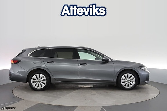 Volkswagen Passat 2 of 5