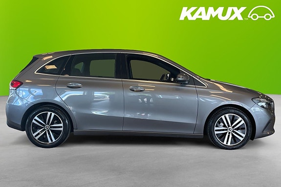 Mercedes-Benz B200 2 of 5