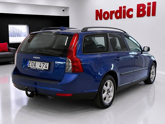 Volvo V50 3 of 5