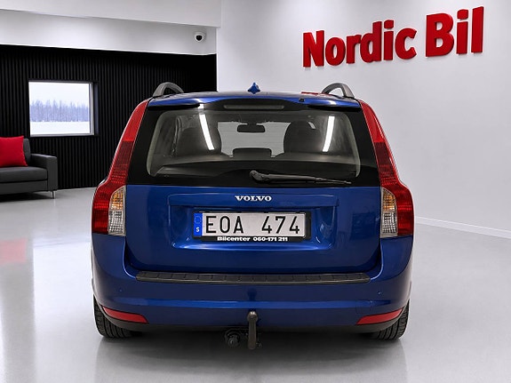 Volvo V50 4 of 5