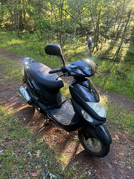 Vespa Vento Runner 2 of 4