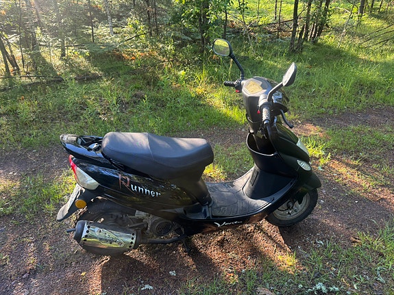 Vespa Vento Runner 3 of 4