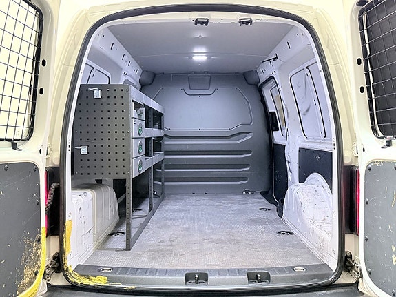 Volkswagen Caddy Maxi 12 of 26