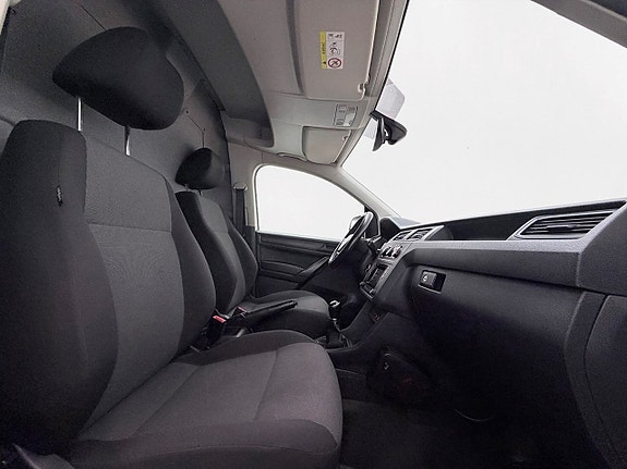 Volkswagen Caddy Maxi 16 of 26