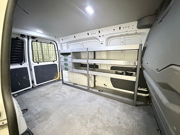 Volkswagen Caddy Maxi 11 of 26