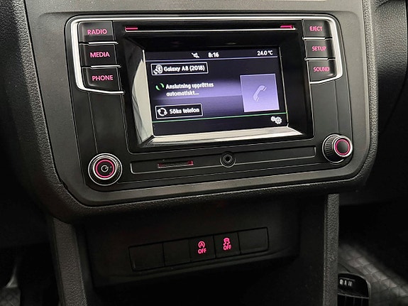 Volkswagen Caddy Maxi 23 of 26