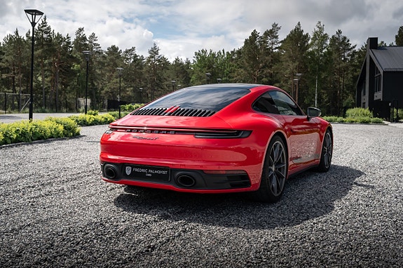 Porsche 911 4 of 5