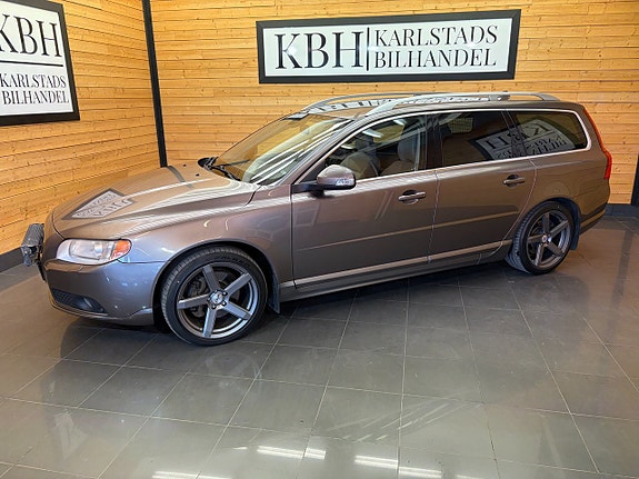 Volvo V70 3 of 5