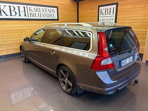 Volvo V70 4 of 5