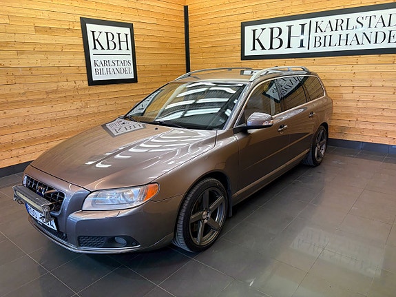 Volvo V70 2 of 5