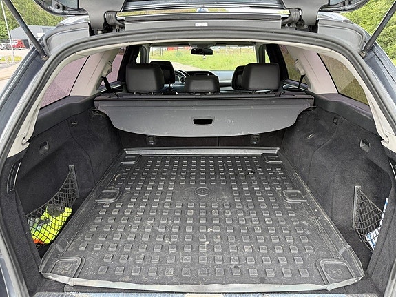 Mercedes-Benz E350 12 of 12