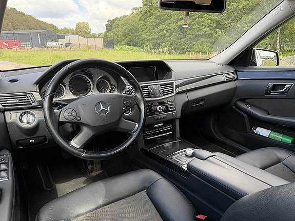 Mercedes-Benz E350 7 of 12