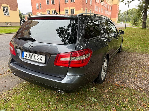 Mercedes-Benz E350 7 of 15