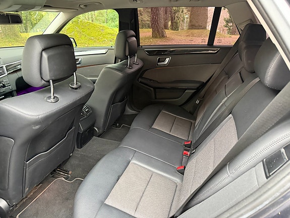 Mercedes-Benz E350 9 of 15