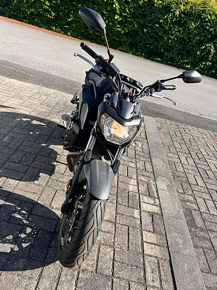 Yamaha MT-07 4 of 5