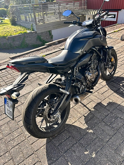 Yamaha MT-07 3 of 5